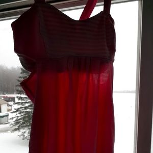 hey guys I'm selling this really pretty top from lululemon!